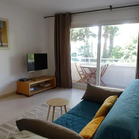 Apartamento Lovely With Balcony 5min Train Station